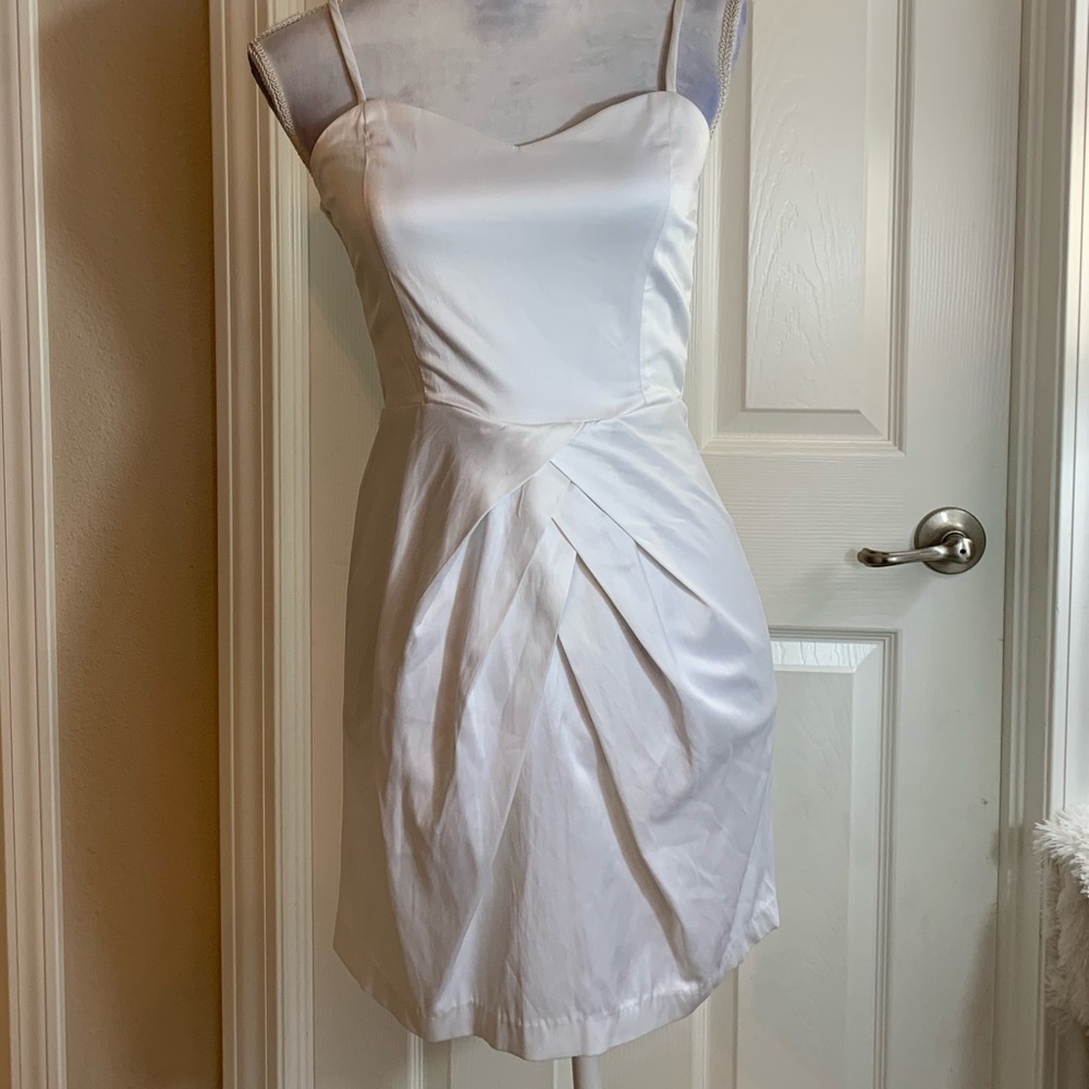 ALYN PAIGE White dress Juniors (5/6)